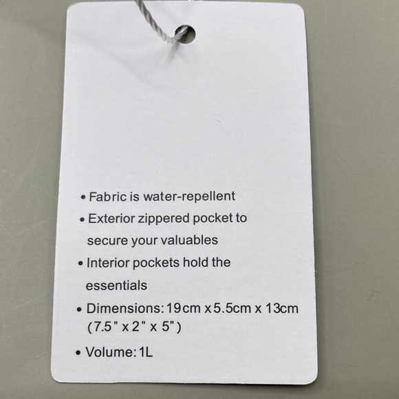 Lululemon Everywhere Belt Bag in Lavender Lululemon NWT OSFM - Picture 5 of 7